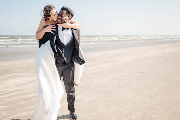 DaniLea Photo couple on beach